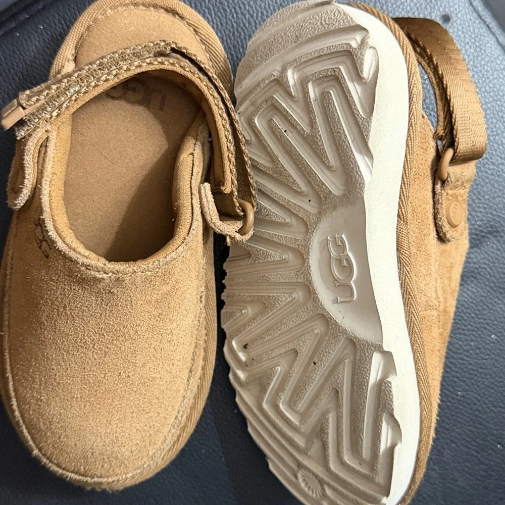 UGG Kids Chestnut Suede Slip-On Clog with Heel Strap